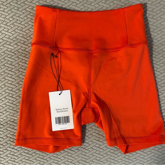 Girlfriend Collective Racer FLOAT Ultralight Run Short size small - Picture 4 of 7